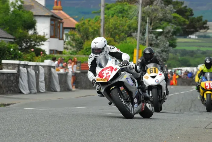 Framed Print : Andy Fenton (Suzuki) 2014 Southern 100 Framed Print : Andy Fenton (Suzuki) 2014 Southern 100