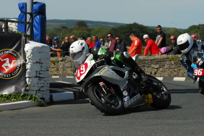 Framed Print : Andy Fenton (Suzuki) 2015 Southern 100 Framed Print : Andy Fenton (Suzuki) 2015 Southern 100
