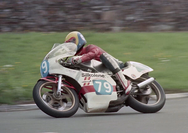 Andy Graves (Yamaha) 1984 Junior Manx Grand Prix