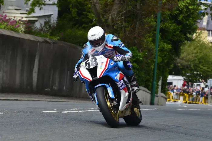 Framed Print : Andy Lawson (Kawasaki) 2015 Superbike TT Framed Print : Andy Lawson (Kawasaki) 2015 Superbike TT