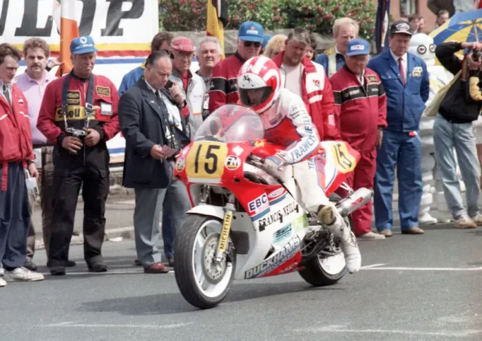 Framed Print : Andy McGladdery (Honda) 1989 Senior TT Framed Print : Andy McGladdery (Honda) 1989 Senior TT