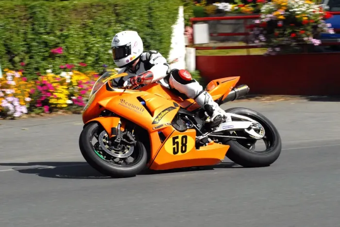 Framed Print : Andy McPherson (Honda) 2010 Senior Manx Grand Peix Framed Print : Andy McPherson (Honda) 2010 Senior Manx Grand Peix