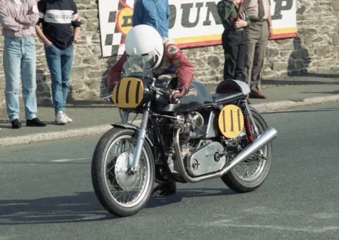 Framed Print : Andy Molnar (Norton) 1989 Senior Classic Manx Grand prix Framed Print : Andy Molnar (Norton) 1989 Senior Classic Manx Grand prix