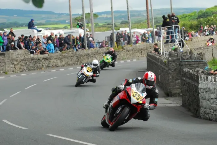 Framed Print : Andy Sellars (Suzuki) 2016 Southern 100 Framed Print : Andy Sellars (Suzuki) 2016 Southern 100