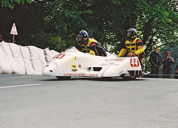 Andy Thompson, Steve Harpham, Fanuc Honda, 2004 Sidecar TT