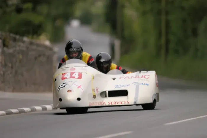 Framed Print : Andy Thompson & Steve Harpham (Fanuc Honda) 2004 Sidecar TT Framed Print : Andy Thompson & Steve Harpham (Fanuc Honda) 2004 Sidecar TT
