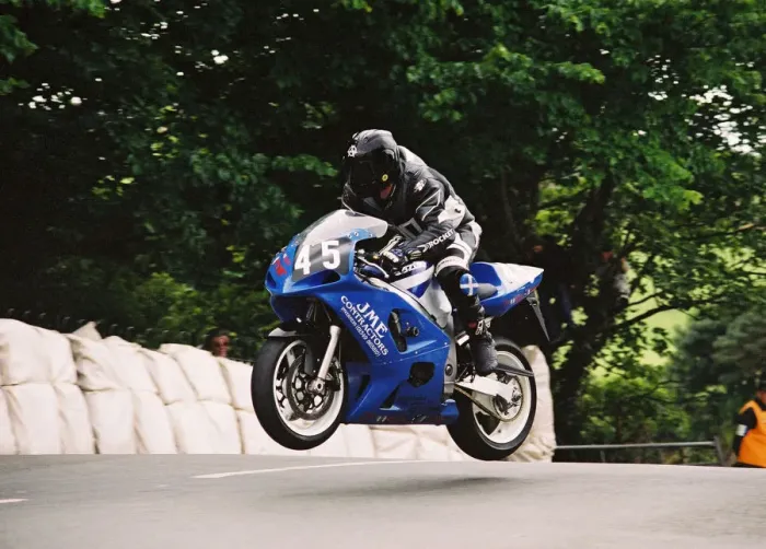 Framed Print : Andy Wallace (Suzuki) 2004 Production 600 TT Framed Print : Andy Wallace (Suzuki) 2004 Production 600 TT