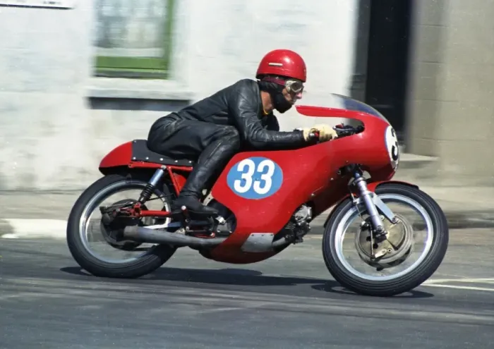 Framed Print : Angelo Bergamonti (Aermacchi) 1969 Junior TT Framed Print : Angelo Bergamonti (Aermacchi) 1969 Junior TT