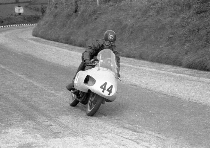 Framed Print : Archie Begg (AJS) 1956 Junior TT Framed Print : Archie Begg (AJS) 1956 Junior TT