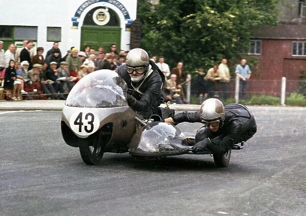 Arnold Digby J B Jackson Triumph 1965 Sidecar TT