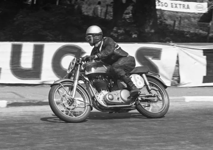 Framed Print : Arthur Brassington (Norton) 1953 Senior Clubman TT Framed Print : Arthur Brassington (Norton) 1953 Senior Clubman TT