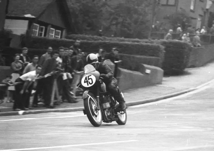 Framed Print : Arthur Lavington (Velocette) 1963 Junior TT Framed Print : Arthur Lavington (Velocette) 1963 Junior TT