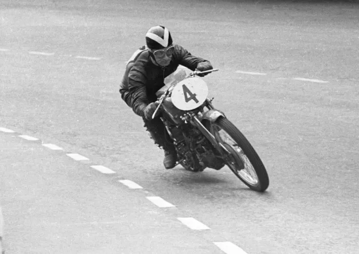 Framed Print : Arthur Wheeler (Guzzi) 1952 Lightweight TT Framed Print : Arthur Wheeler (Guzzi) 1952 Lightweight TT