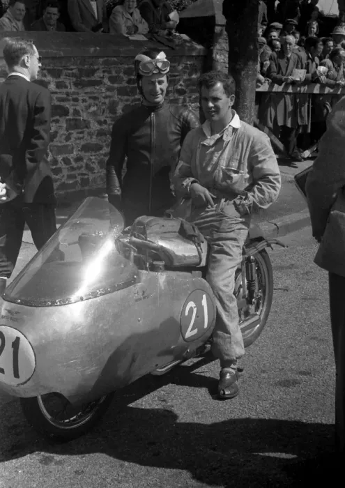 Framed Print : Arthur Wheeler (Guzzi) 1957 Senior TT Framed Print : Arthur Wheeler (Guzzi) 1957 Senior TT