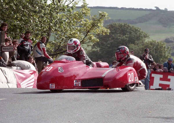 Artie Oates & Robert Fargher (Kawasaki) 1993 Sidecar TT