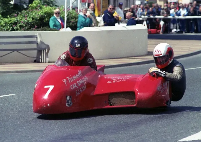 Framed Print : Artie Oates & Stuart Pitts (Kawasaki) 1990 Sidecar TT Framed Print : Artie Oates & Stuart Pitts (Kawasaki) 1990 Sidecar TT