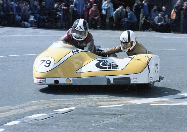Axel Von Berg & Gerhard Poppe (Yamaha) 1981 Sidecar TT