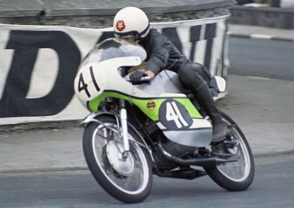 Barrie Dickinson (Yamaha) 1969 Ultra Lightweight TT