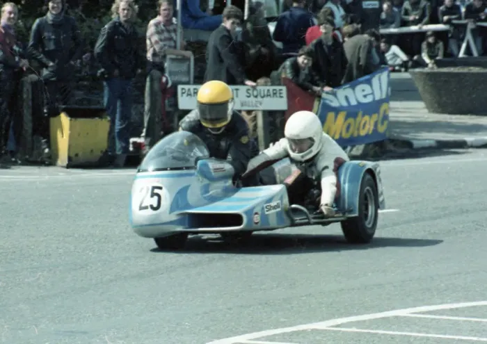 Framed Print : Barrie Moran & Ron Hardy (Konig) 1981 Sidecar TT Framed Print : Barrie Moran & Ron Hardy (Konig) 1981 Sidecar TT