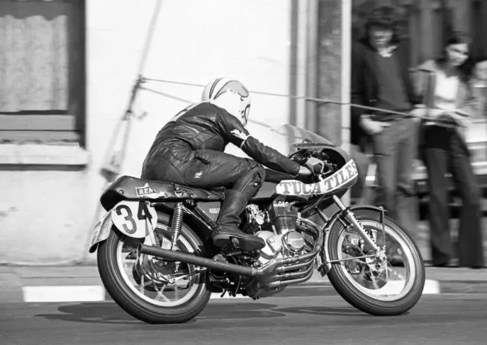 Framed Print : Barrie Scully (Honda) 1975 Production TT Framed Print : Barrie Scully (Honda) 1975 Production TT