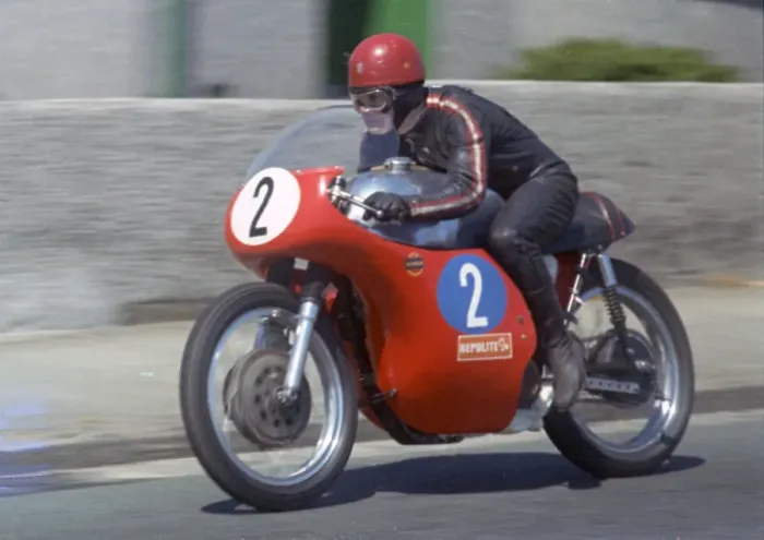 Framed Print : Barry Randle (Norton) 1969 Junior TT Framed Print : Barry Randle (Norton) 1969 Junior TT