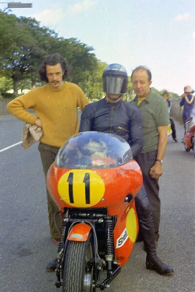 Barry Sims (Difazio Suzuki) 1973 Senior Manx Grand Prix