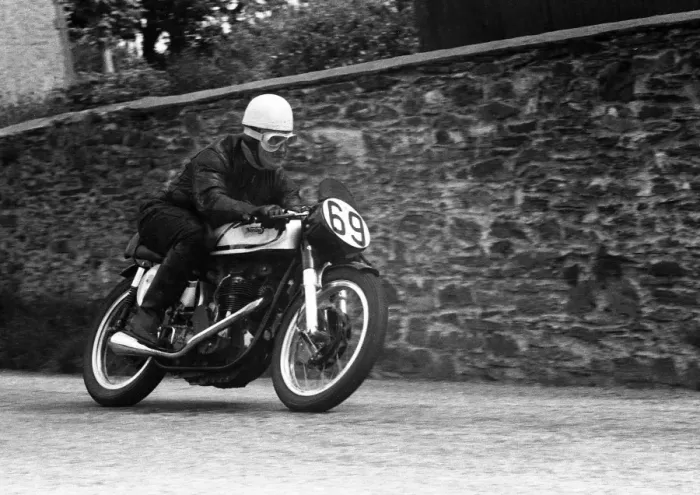 Framed Print : Basil King (Norton) 1957 Junior TT Framed Print : Basil King (Norton) 1957 Junior TT