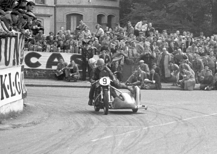 Framed Print : Bill Beevers & Bill Mundy (Norton) 1954 Sidecar TT Framed Print : Bill Beevers & Bill Mundy (Norton) 1954 Sidecar TT