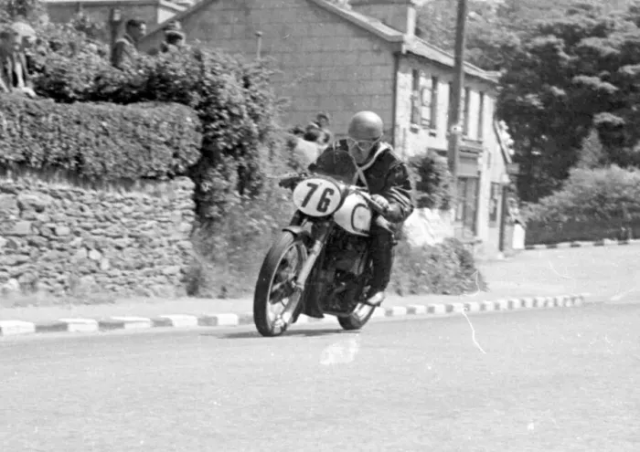 Framed Print : Bill Beevers (Norton) 1950 Senior TT Framed Print : Bill Beevers (Norton) 1950 Senior TT