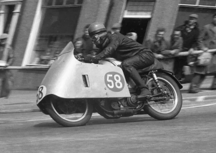 Framed Print : Ben Denton (Norton) 1956 Senior TT Framed Print : Ben Denton (Norton) 1956 Senior TT
