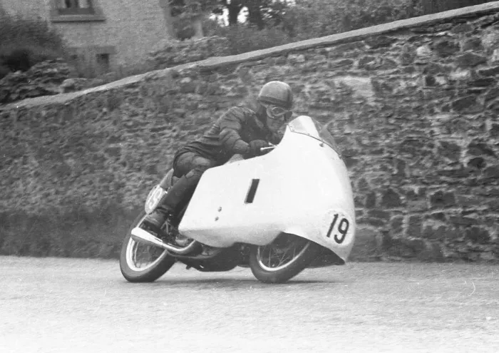 Framed Print : Ben Denton (Norton) 1957 Junior TT Framed Print : Ben Denton (Norton) 1957 Junior TT