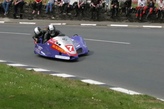 Framed Print : Ben Dixon & Mark Lambert (Molyneux Honda) 2004 Sidecar TT Framed Print : Ben Dixon & Mark Lambert (Molyneux Honda) 2004 Sidecar TT