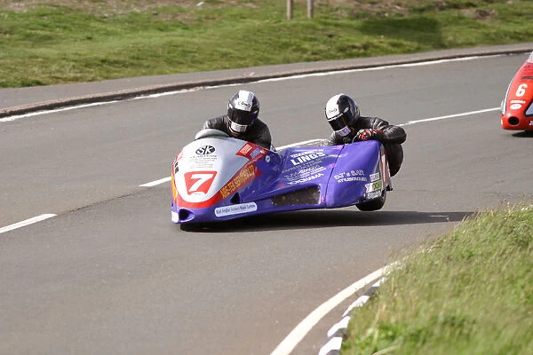 Ben Dixon & Mark Lambert (Molyneux Yamaha) 2004 Sidecar TT
