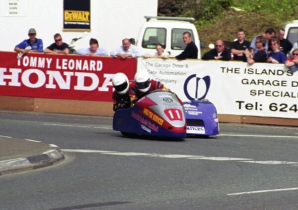 Ben Dixon Mark Lambert Shelbourne Honda 2002 Sidecar TT