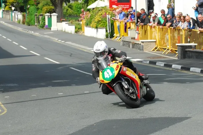 Framed Print : Ben Rea (Kawasaki) 2015 Lightweight TT Framed Print : Ben Rea (Kawasaki) 2015 Lightweight TT