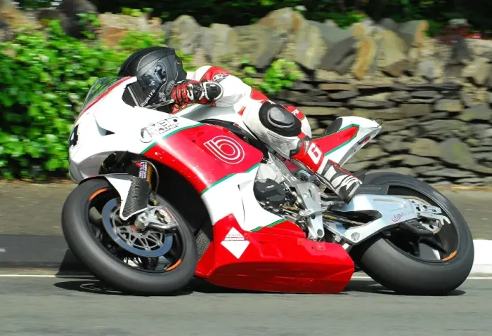 Framed Print : Ben Wylie (Bimota) 2016 Superbike TT Framed Print : Ben Wylie (Bimota) 2016 Superbike TT