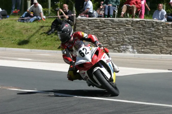 Framed Print : Ben Wylie (Yamaha) 2009 Superbike TT Framed Print : Ben Wylie (Yamaha) 2009 Superbike TT