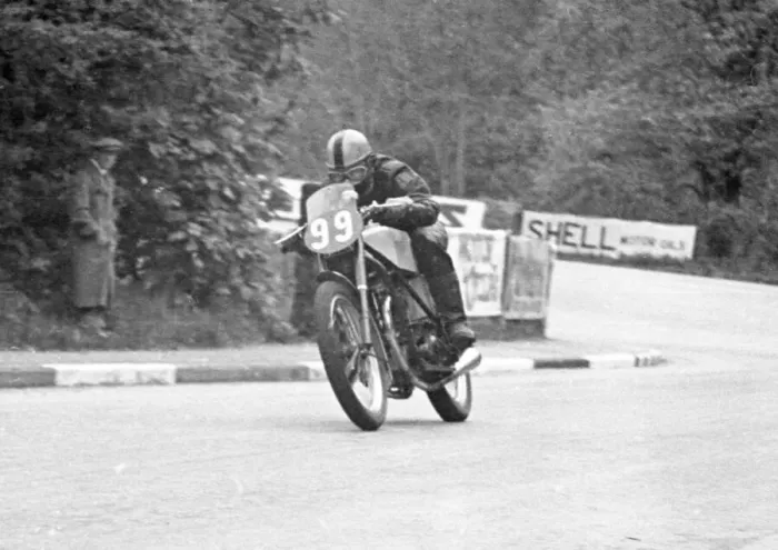Framed Print : Bernard Carter (Triumph) 1951 Senior TT Framed Print : Bernard Carter (Triumph) 1951 Senior TT