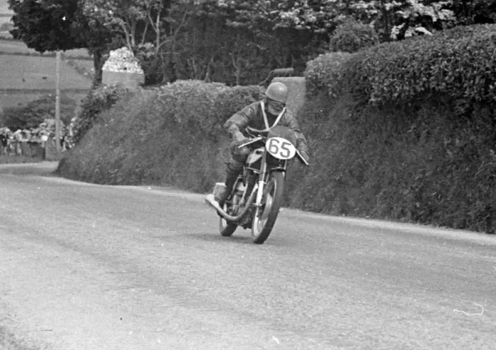 Framed Print : Bert Myers (Norton) 1950 Senior TT Framed Print : Bert Myers (Norton) 1950 Senior TT