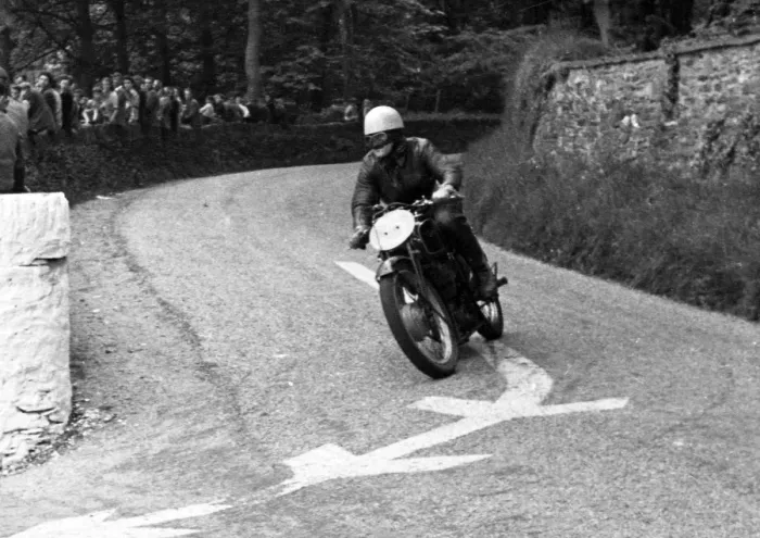 Framed Print : Bertie Goodman (Velocette) 1947 Junior TT Framed Print : Bertie Goodman (Velocette) 1947 Junior TT