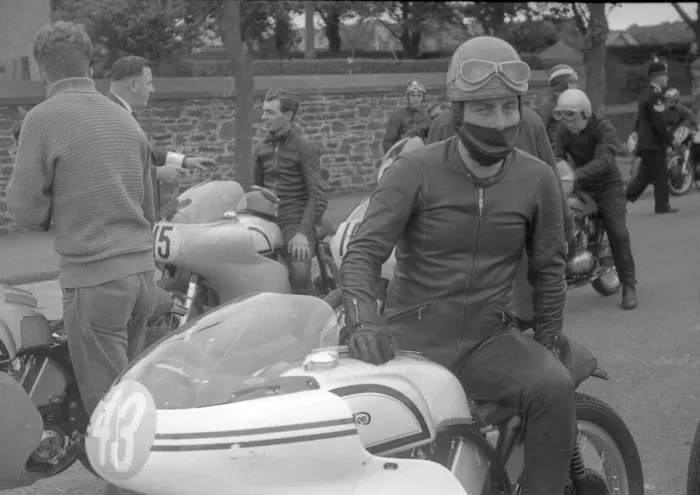 Framed Print : Bertie Schneider (Norton) 1961 Junior TT Framed Print : Bertie Schneider (Norton) 1961 Junior TT
