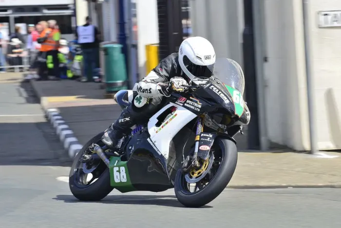 Framed Print : Billy Cummins (Kawasaki) 2014 Lightweight TT Framed Print : Billy Cummins (Kawasaki) 2014 Lightweight TT