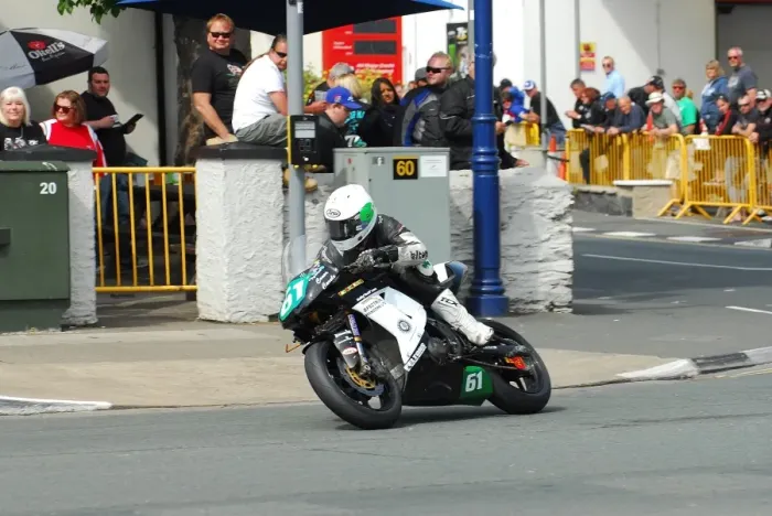 Framed Print : Billy Cummins (Kawasaki) 2015 Lightweight TT Framed Print : Billy Cummins (Kawasaki) 2015 Lightweight TT