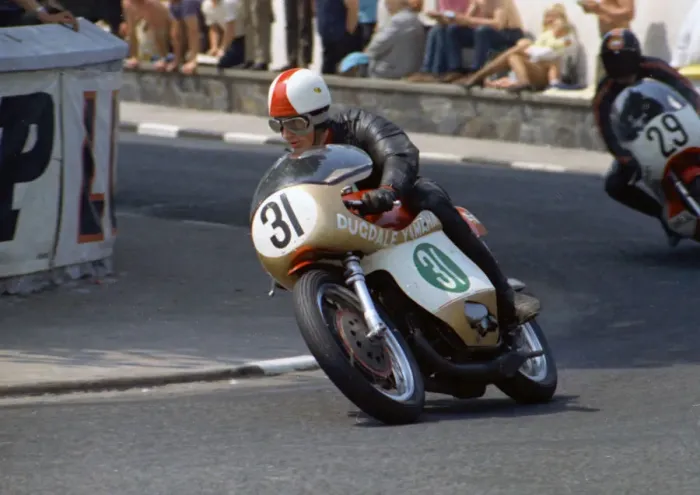 Framed Print : Billy Guthrie (Dugdale Yamaha) 1970 Lightweight TT Framed Print : Billy Guthrie (Dugdale Yamaha) 1970 Lightweight TT
