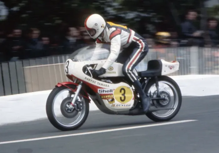Framed Print : Billy Guthrie (Yamaha) 1975 Senior TT Framed Print : Billy Guthrie (Yamaha) 1975 Senior TT