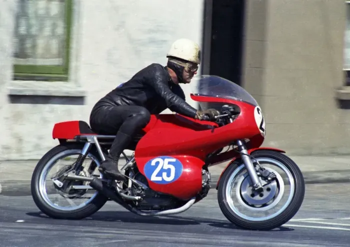 Framed Print : Billy McCosh (Aermacchi) 1969 Junior TT Framed Print : Billy McCosh (Aermacchi) 1969 Junior TT