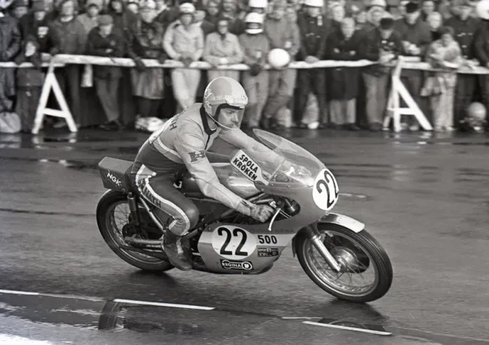 Framed Print : Bo Granath (Husqvarna) 1975 Senior TT Framed Print : Bo Granath (Husqvarna) 1975 Senior TT