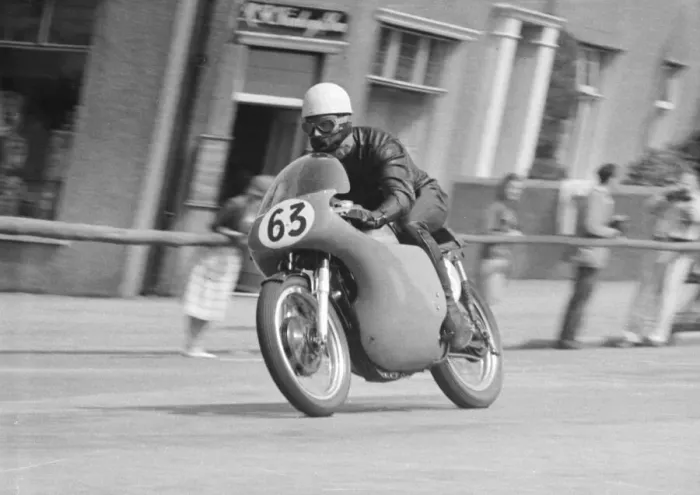 Framed Print : Bob Anderson (Norton) 1958 Junior TT Framed Print : Bob Anderson (Norton) 1958 Junior TT
