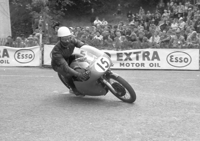 Framed Print : Bob Anderson (Norton) at Quarter Bridge; 1958 Senior TT Framed Print : Bob Anderson (Norton) at Quarter Bridge; 1958 Senior TT
