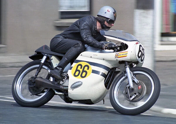 Bob Biscardine (Norton) 1969 Senior TT
